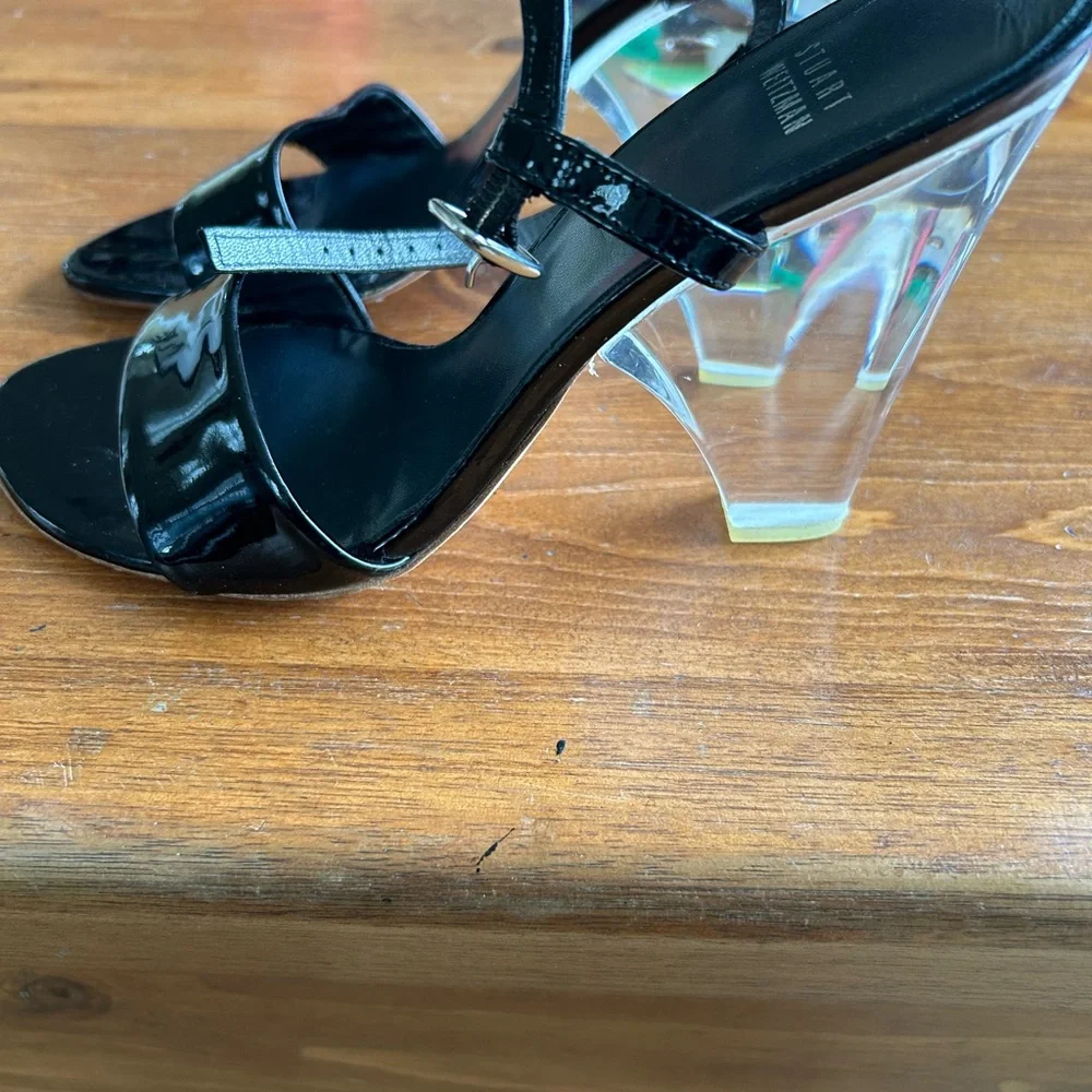 Fantastic Stuart Weitzman show with clear heel - Picture 5 of 8